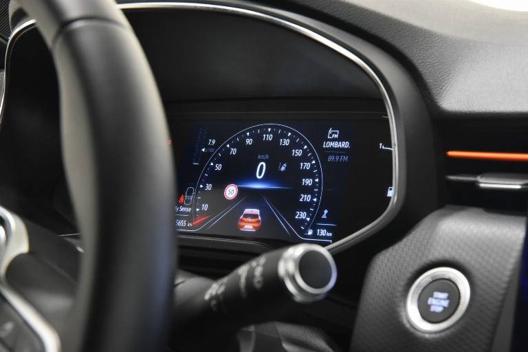 RENAULT Clio 24