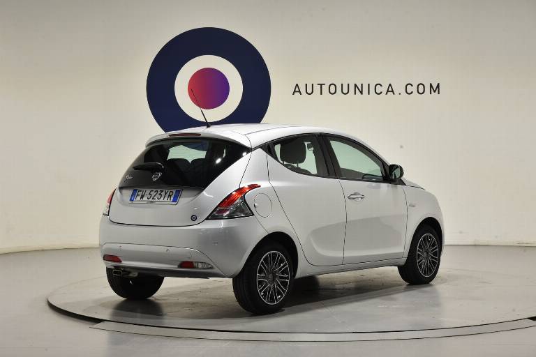 LANCIA Ypsilon 30