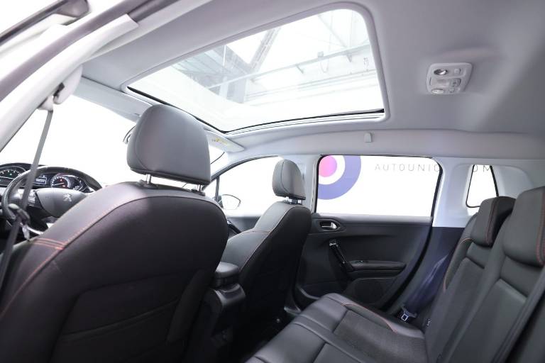 PEUGEOT 2008 36