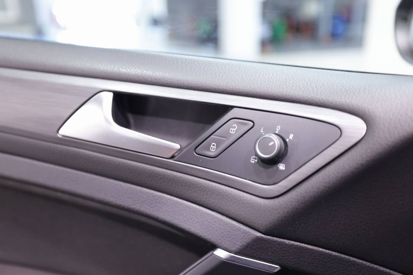 VOLKSWAGEN Golf 36