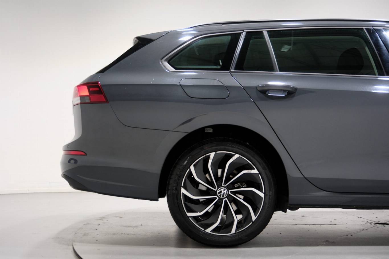 VOLKSWAGEN Golf Variant 48