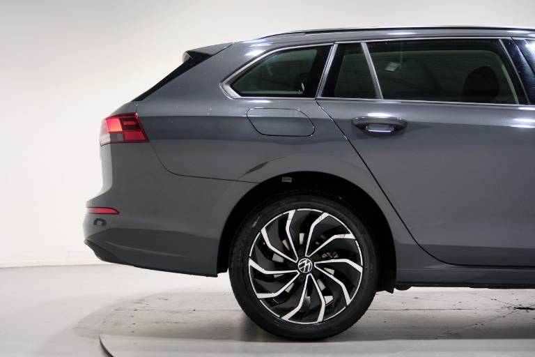 VOLKSWAGEN Golf Variant 48