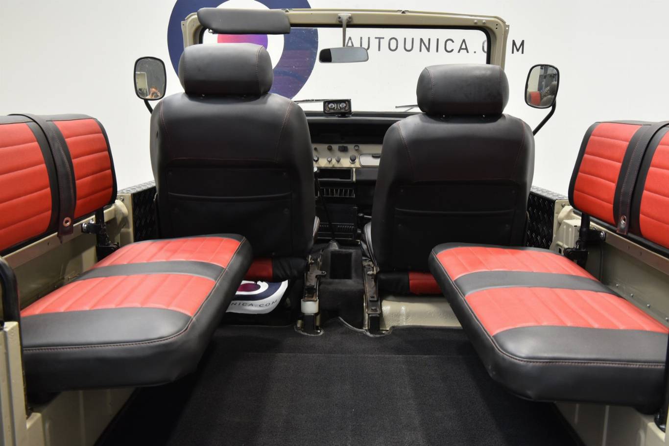 TOYOTA Land Cruiser 37