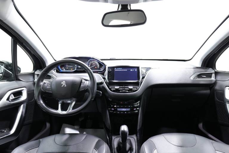 PEUGEOT 2008 10
