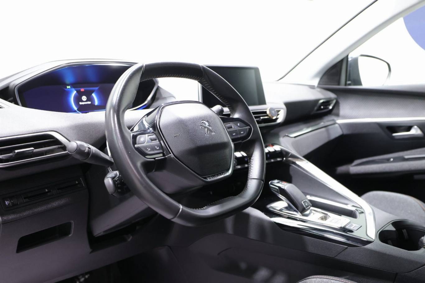 PEUGEOT 3008 5