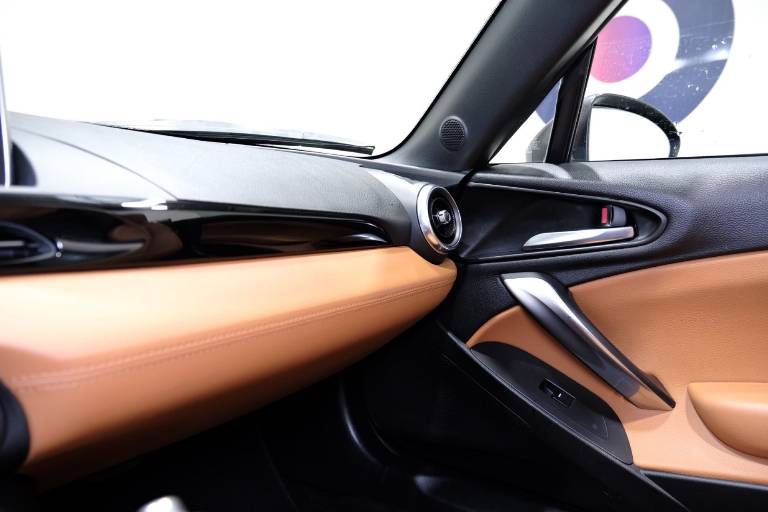 FIAT 124 Spider 31