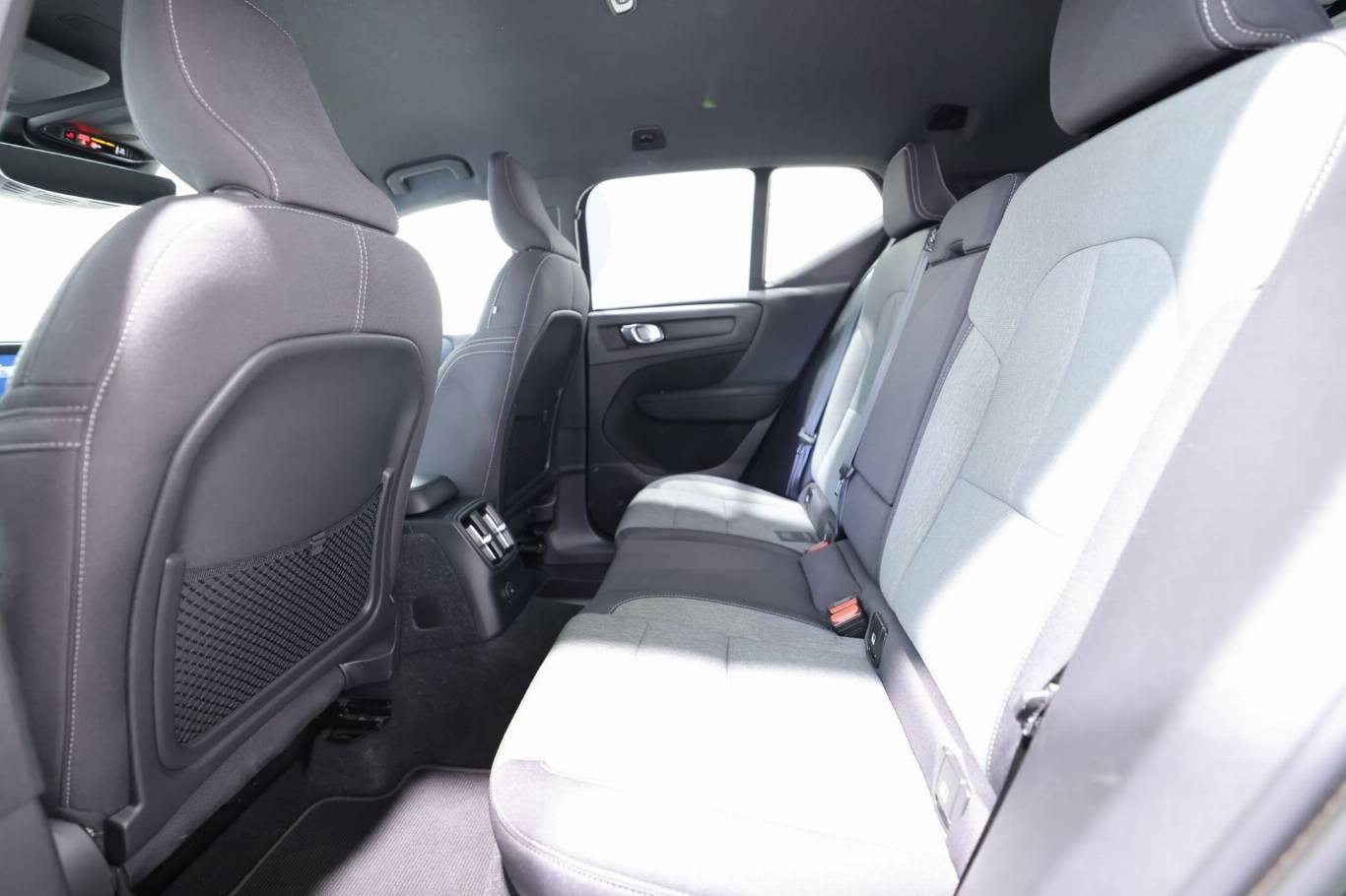VOLVO XC40 37