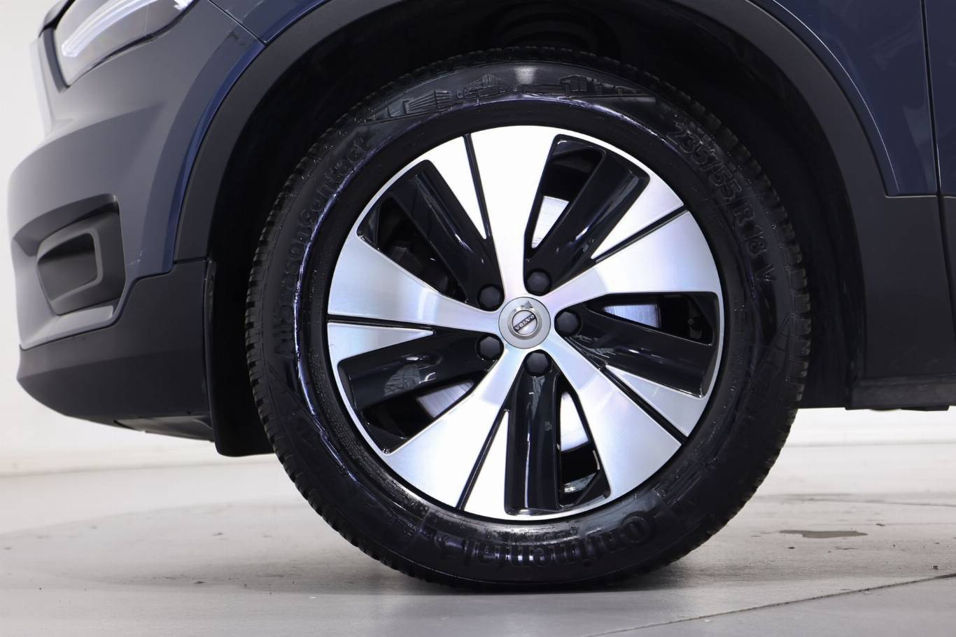 VOLVO XC40 9