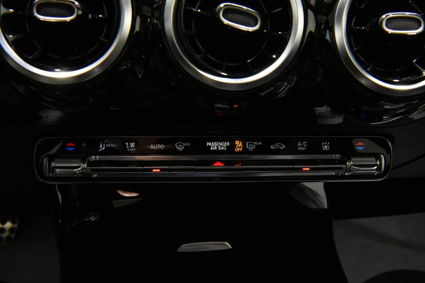 MERCEDES-BENZ A 250 11