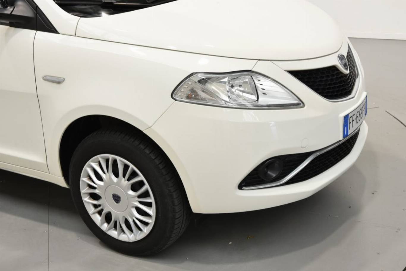 LANCIA Ypsilon 48
