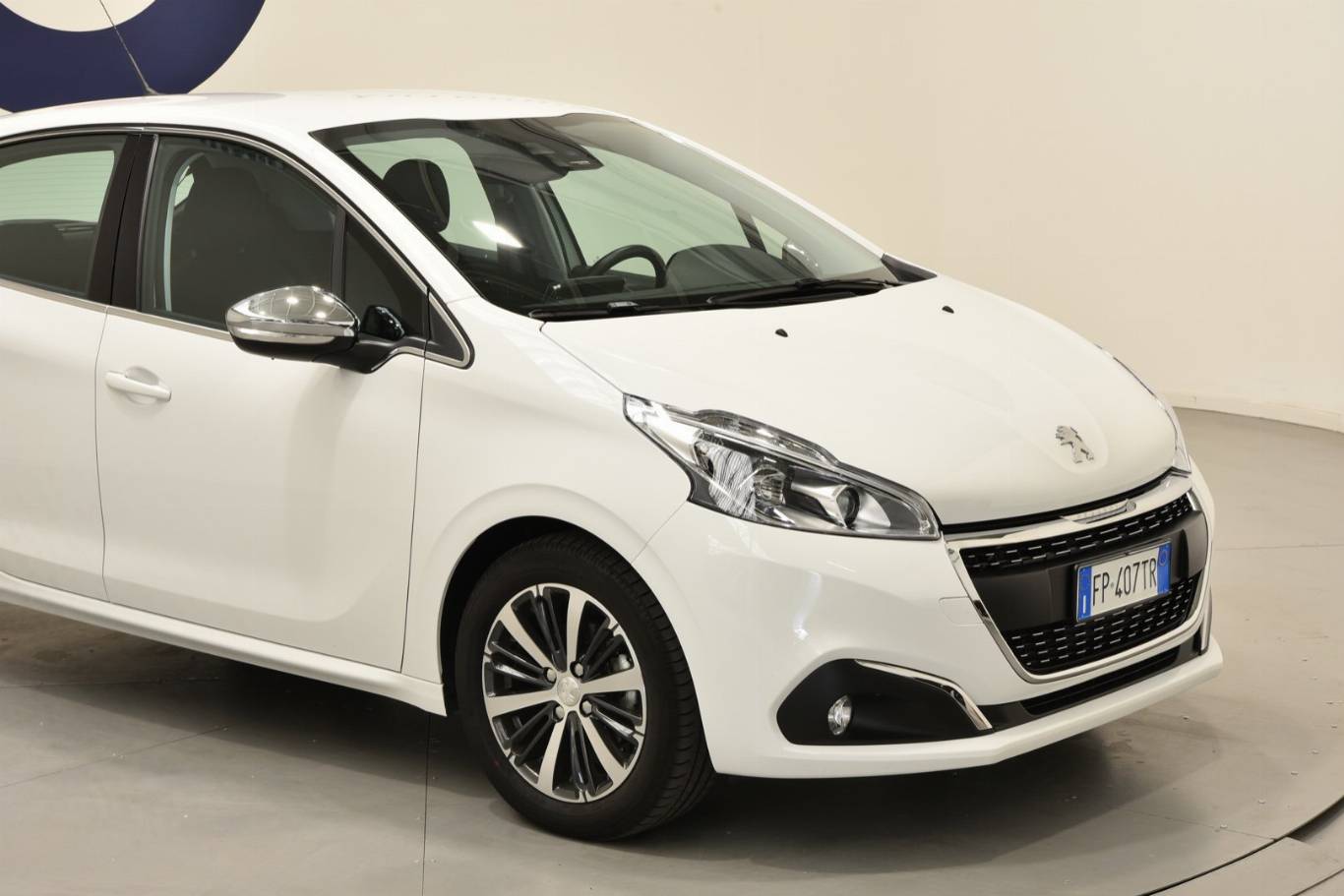 PEUGEOT 208 16