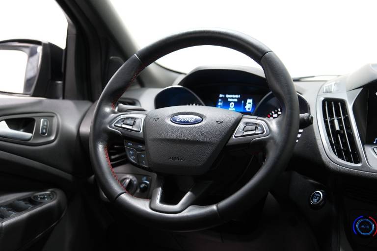 FORD Kuga 39