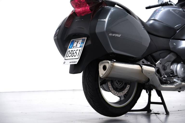 HONDA Deauville 700 25