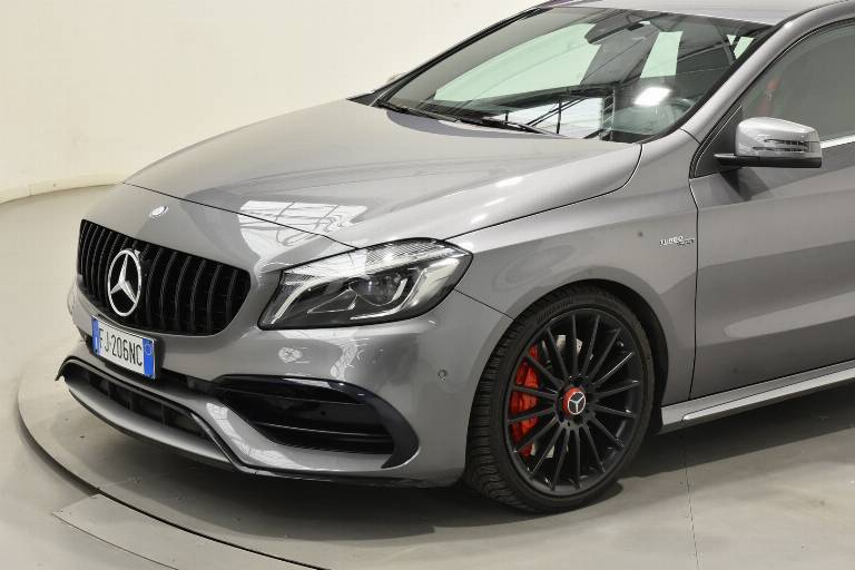 MERCEDES-BENZ A 45 AMG 34