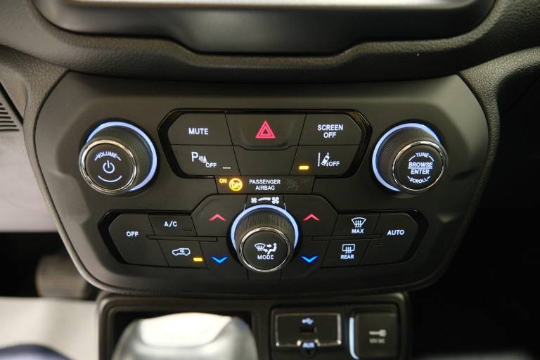 JEEP Renegade 29