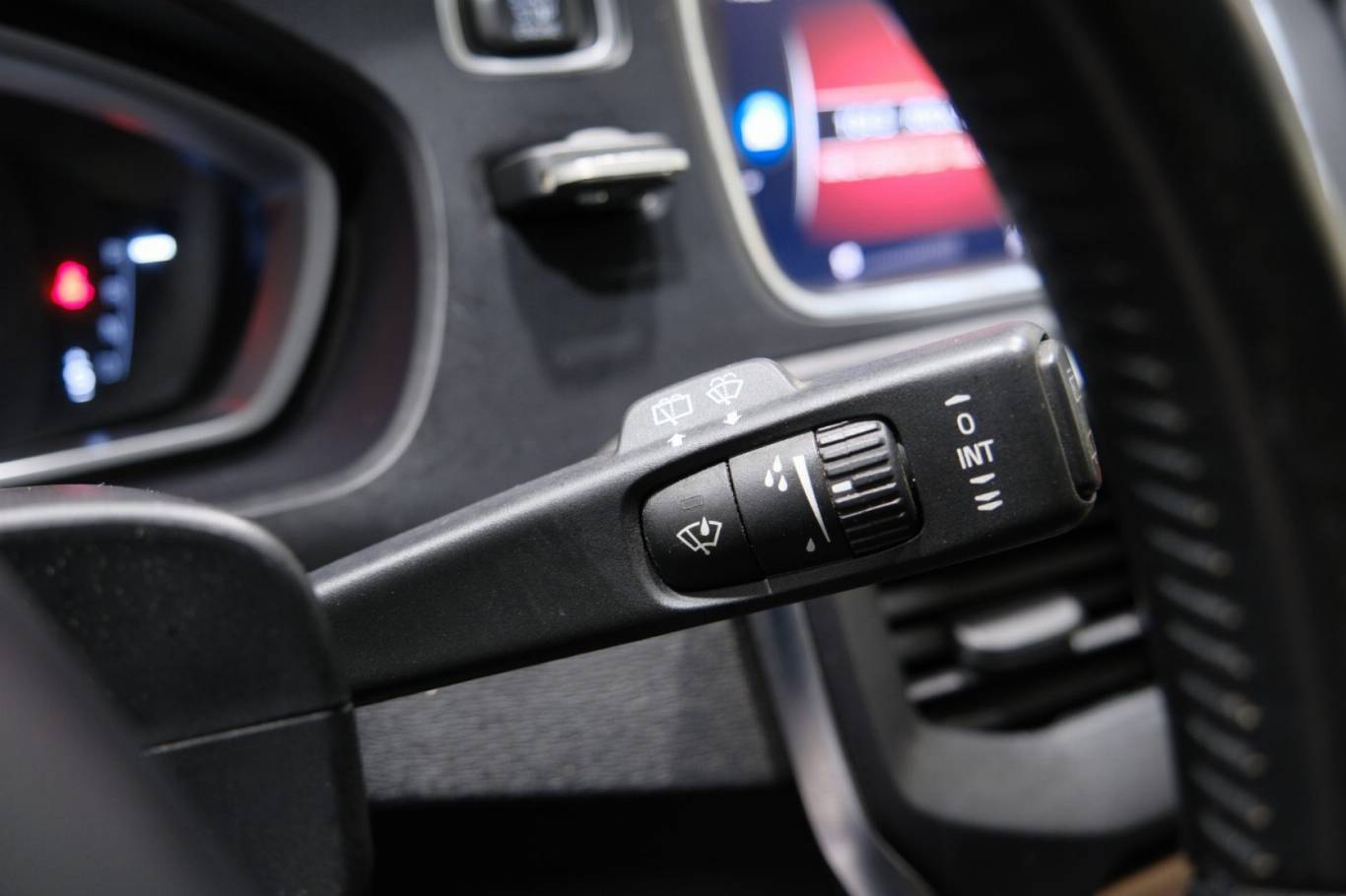 VOLVO V40 Cross Country 25