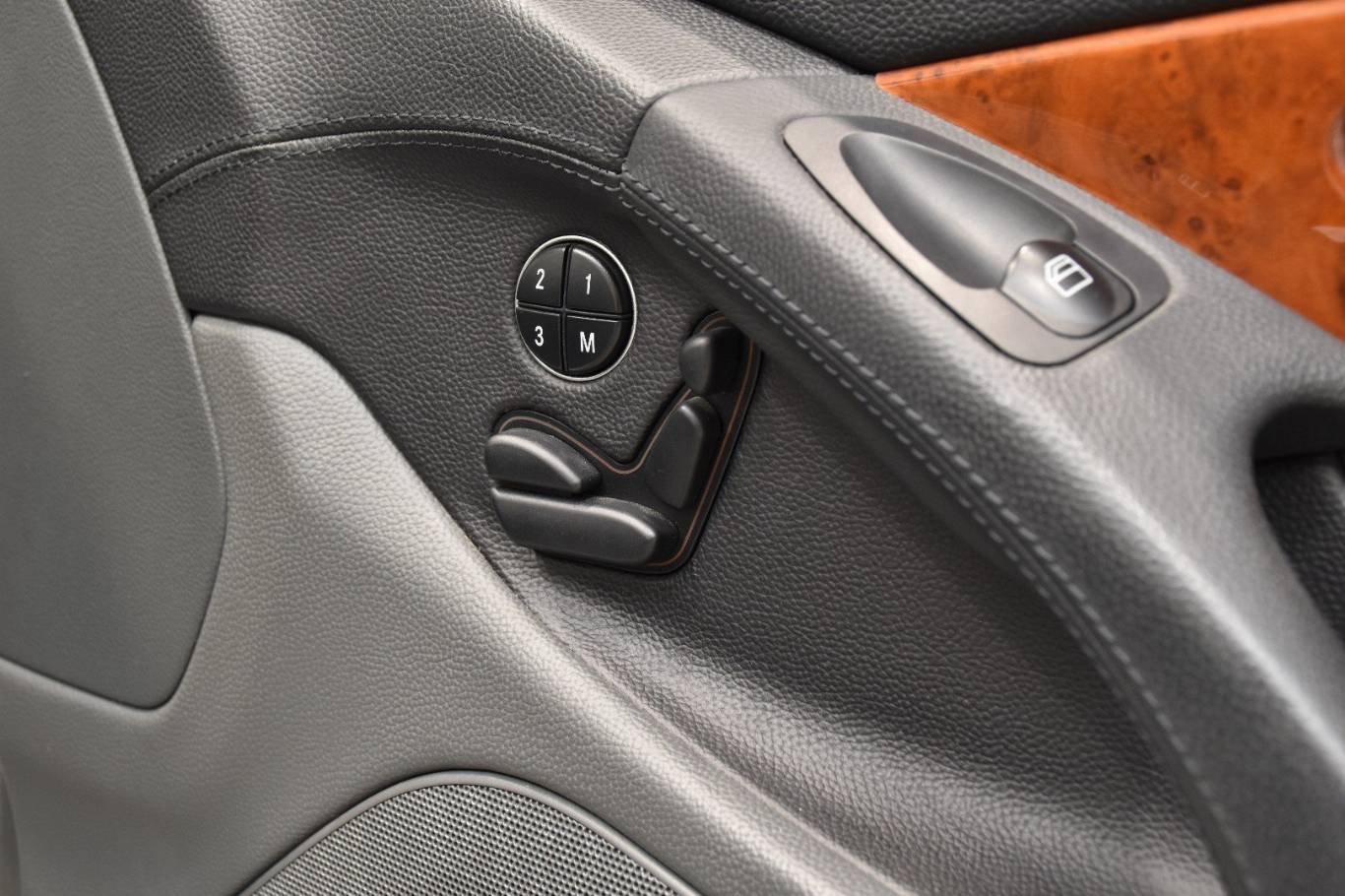 MERCEDES-BENZ SL 350 67