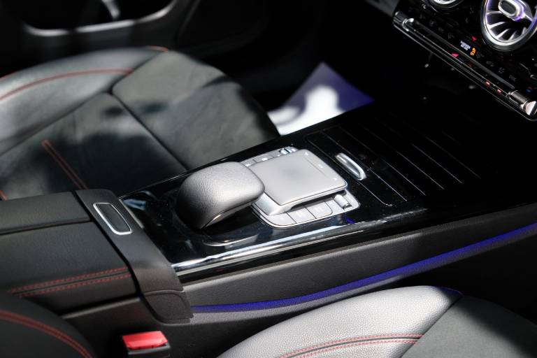 MERCEDES-BENZ A 200 58