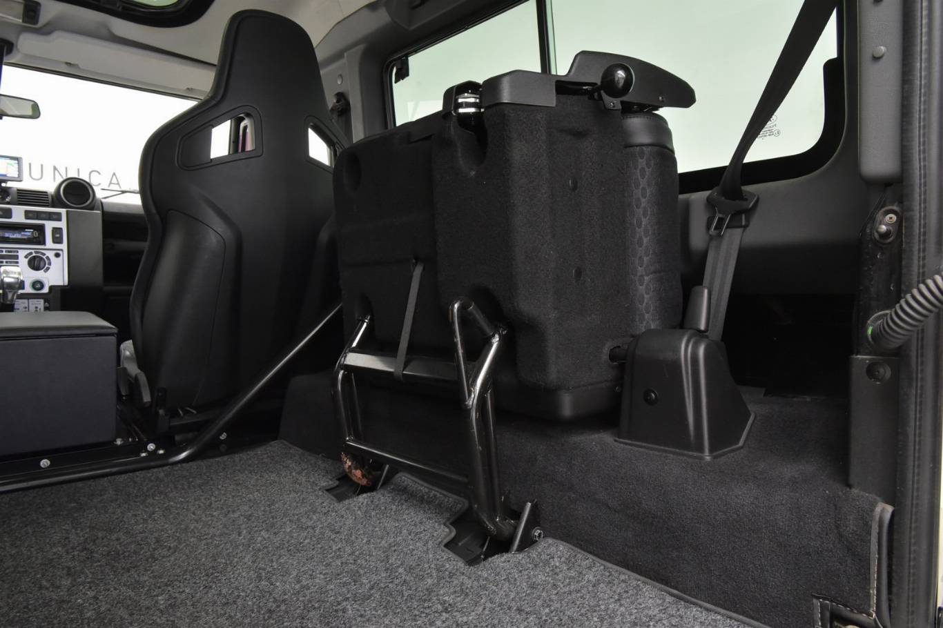 LAND ROVER Defender 63