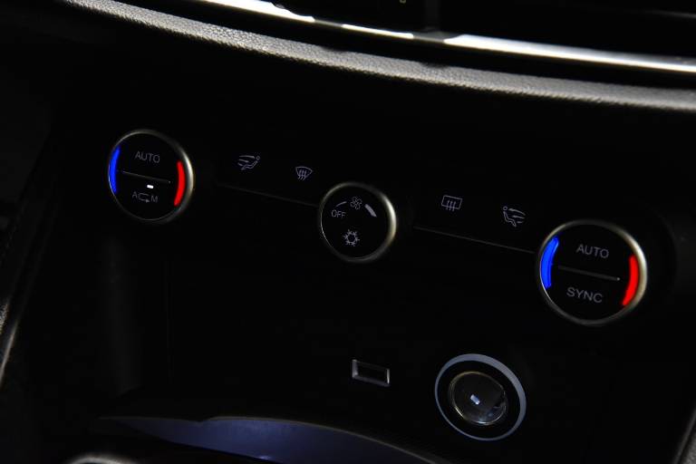 ALFA ROMEO Stelvio 33