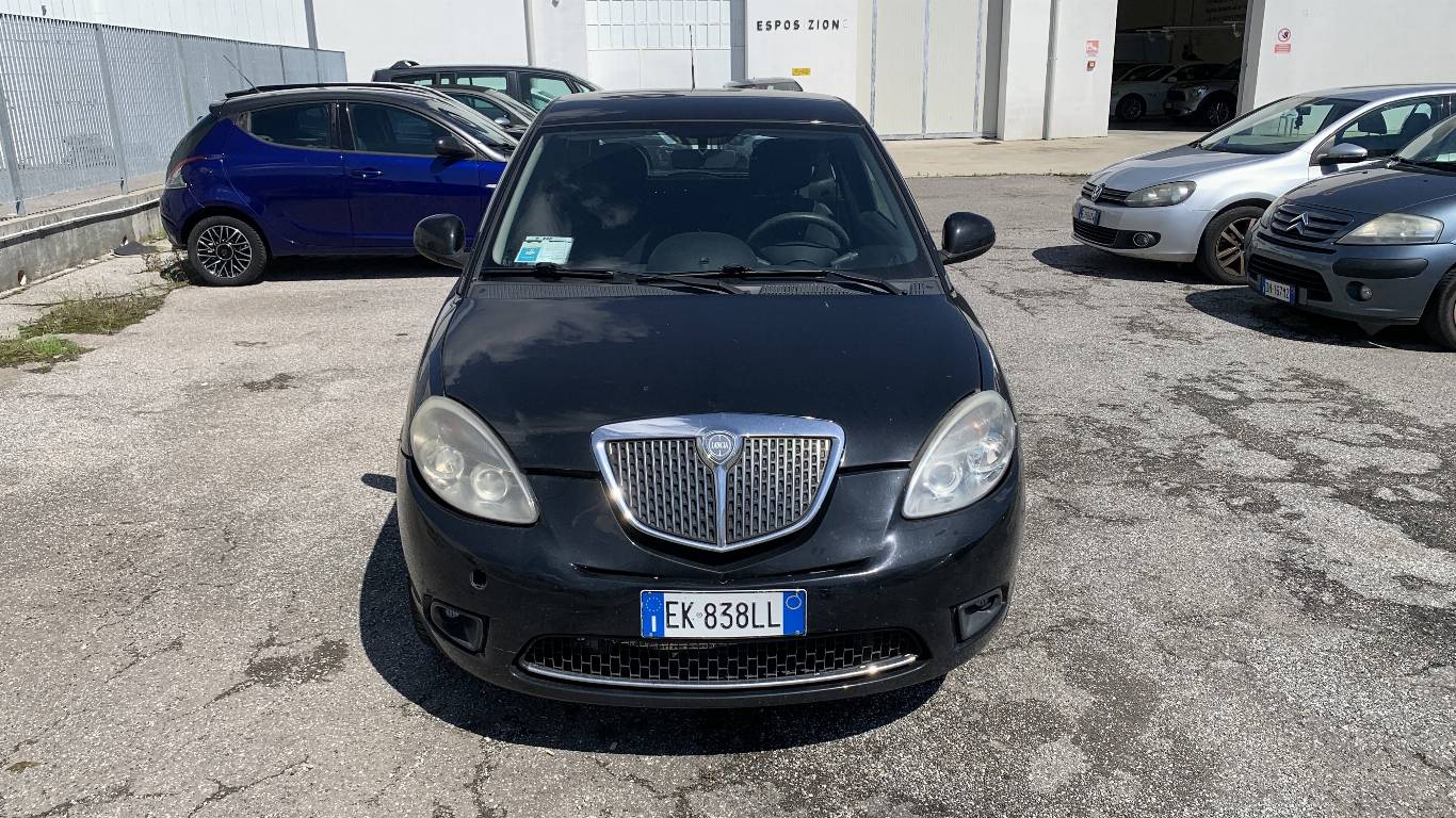 LANCIA Ypsilon 8