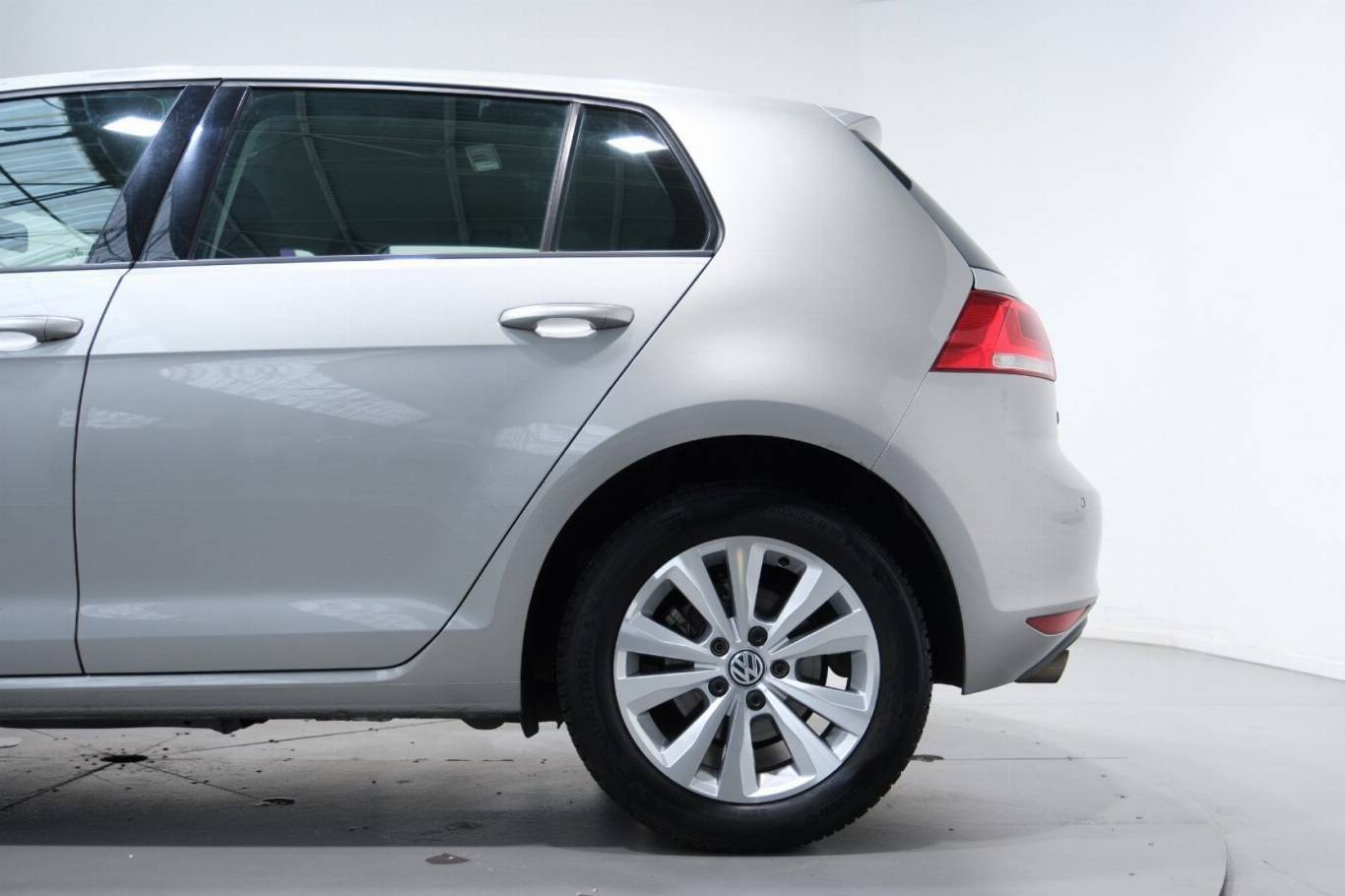 VOLKSWAGEN Golf 40