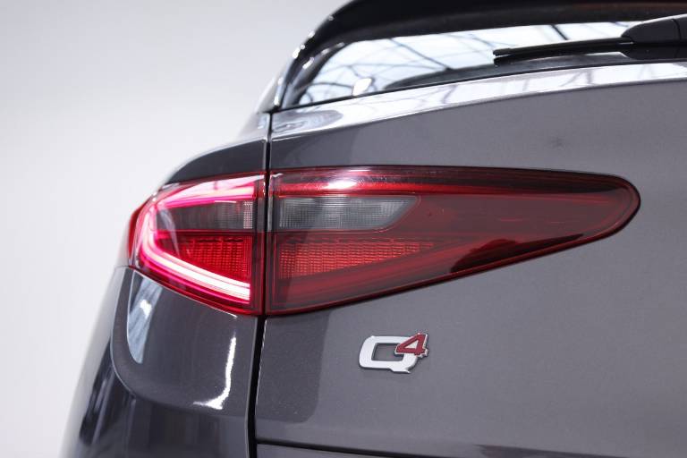 ALFA ROMEO Stelvio 44