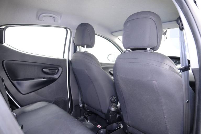 LANCIA Ypsilon 48