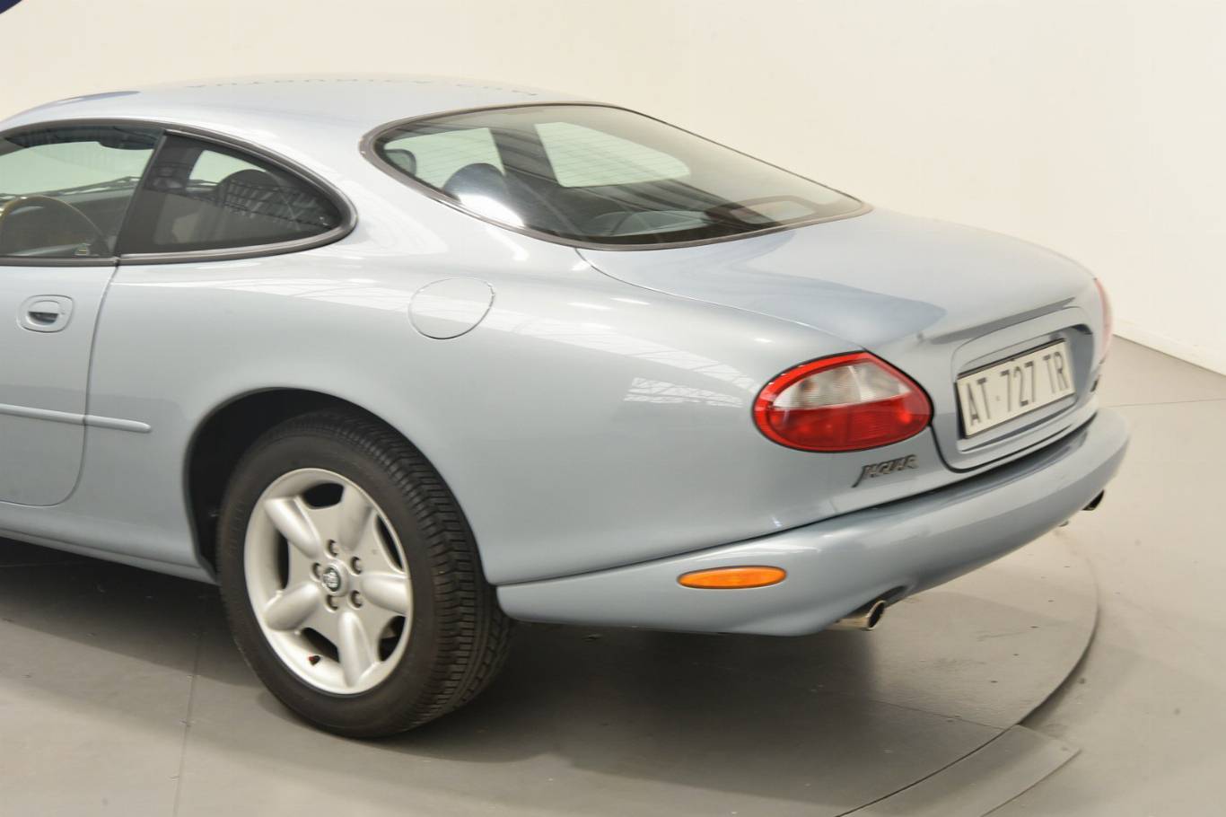 JAGUAR XK8 15