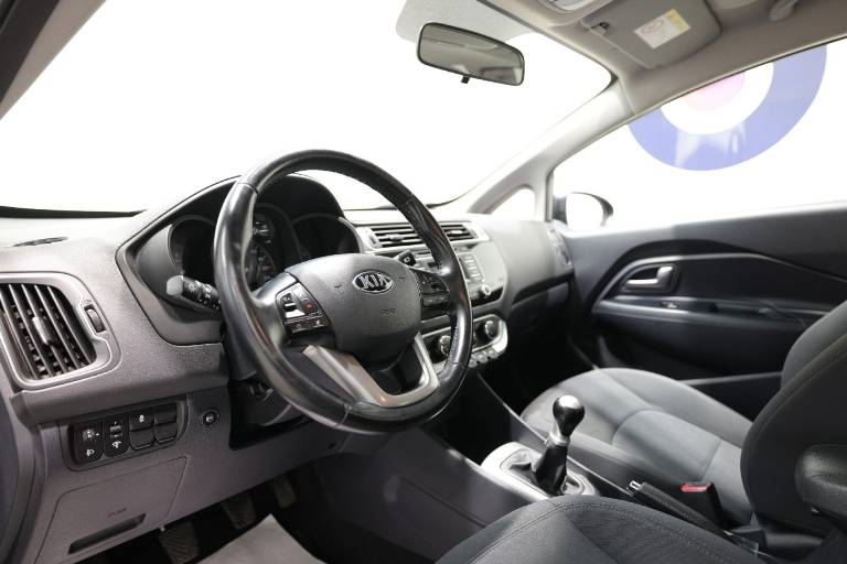 KIA Rio 5