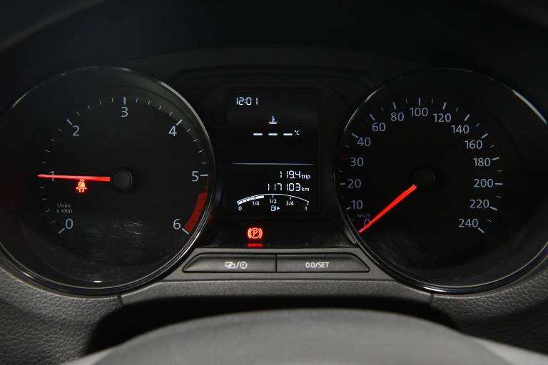 VOLKSWAGEN Polo 25