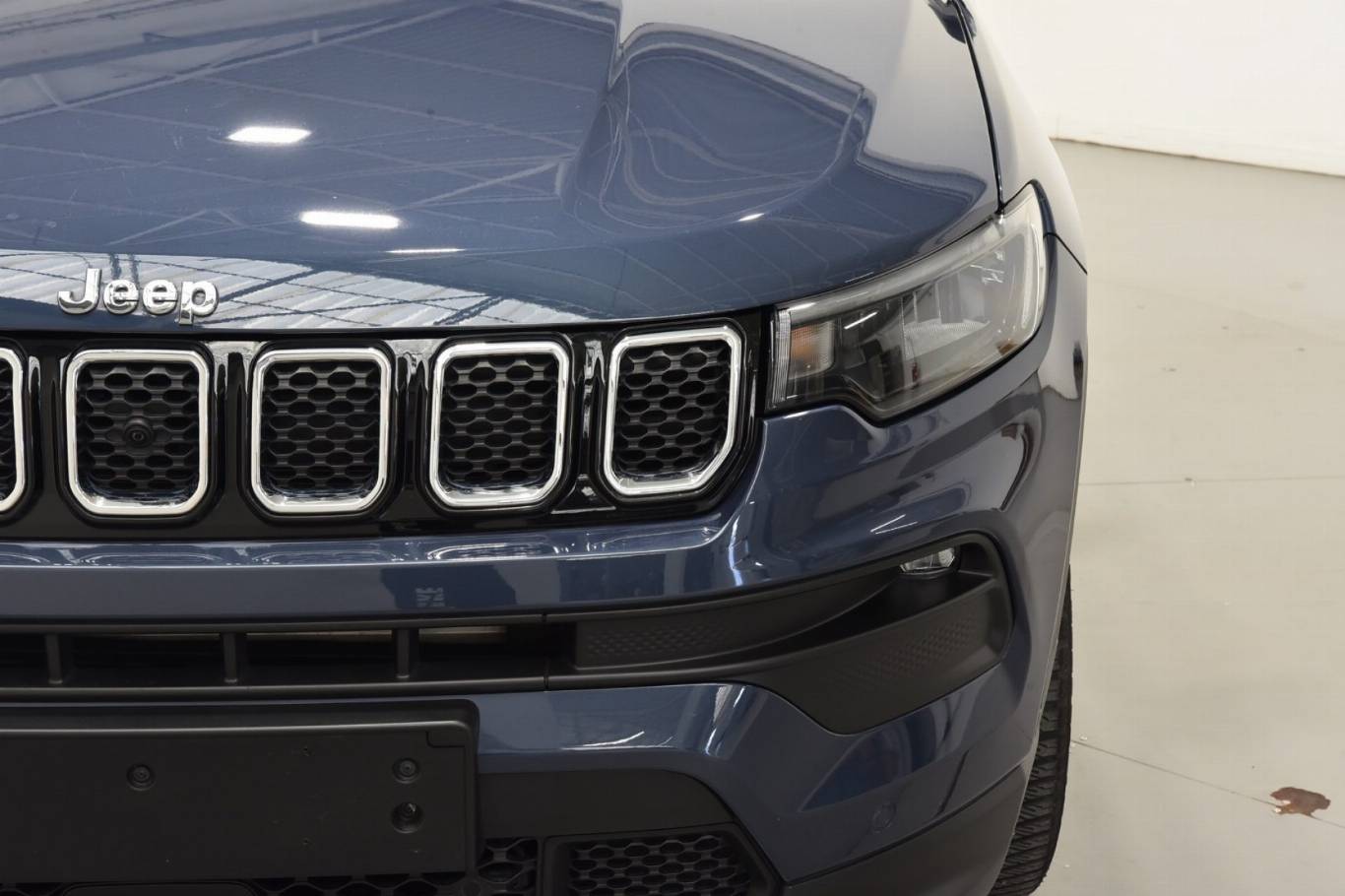 JEEP Compass 32