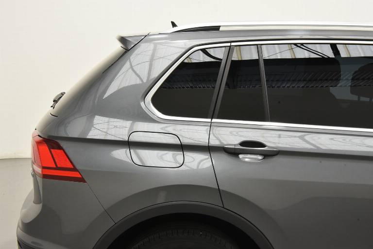 VOLKSWAGEN Tiguan 47