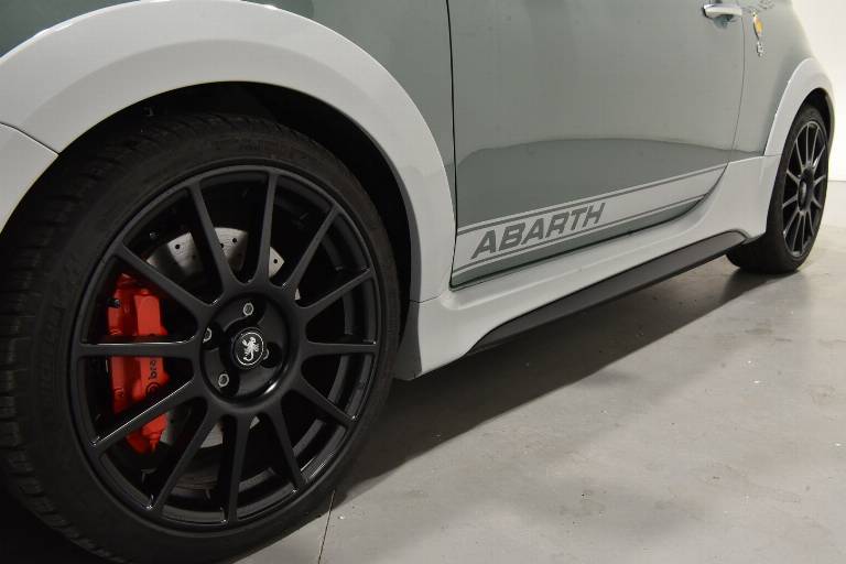ABARTH 695 54