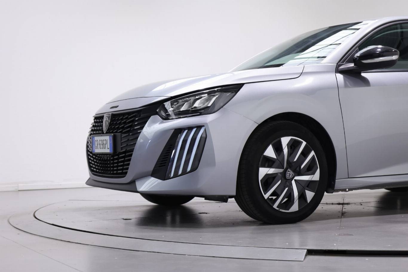 PEUGEOT 208 12