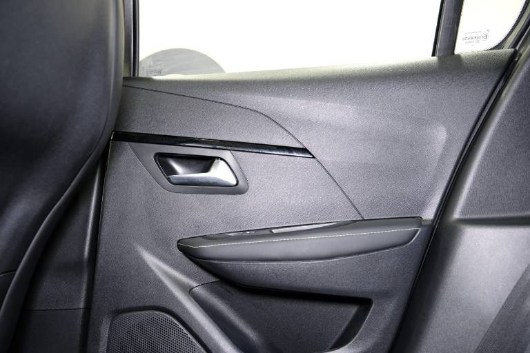 PEUGEOT 208 41