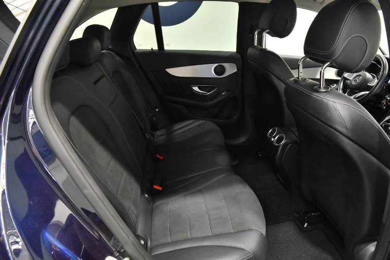 MERCEDES-BENZ GLC 220 22