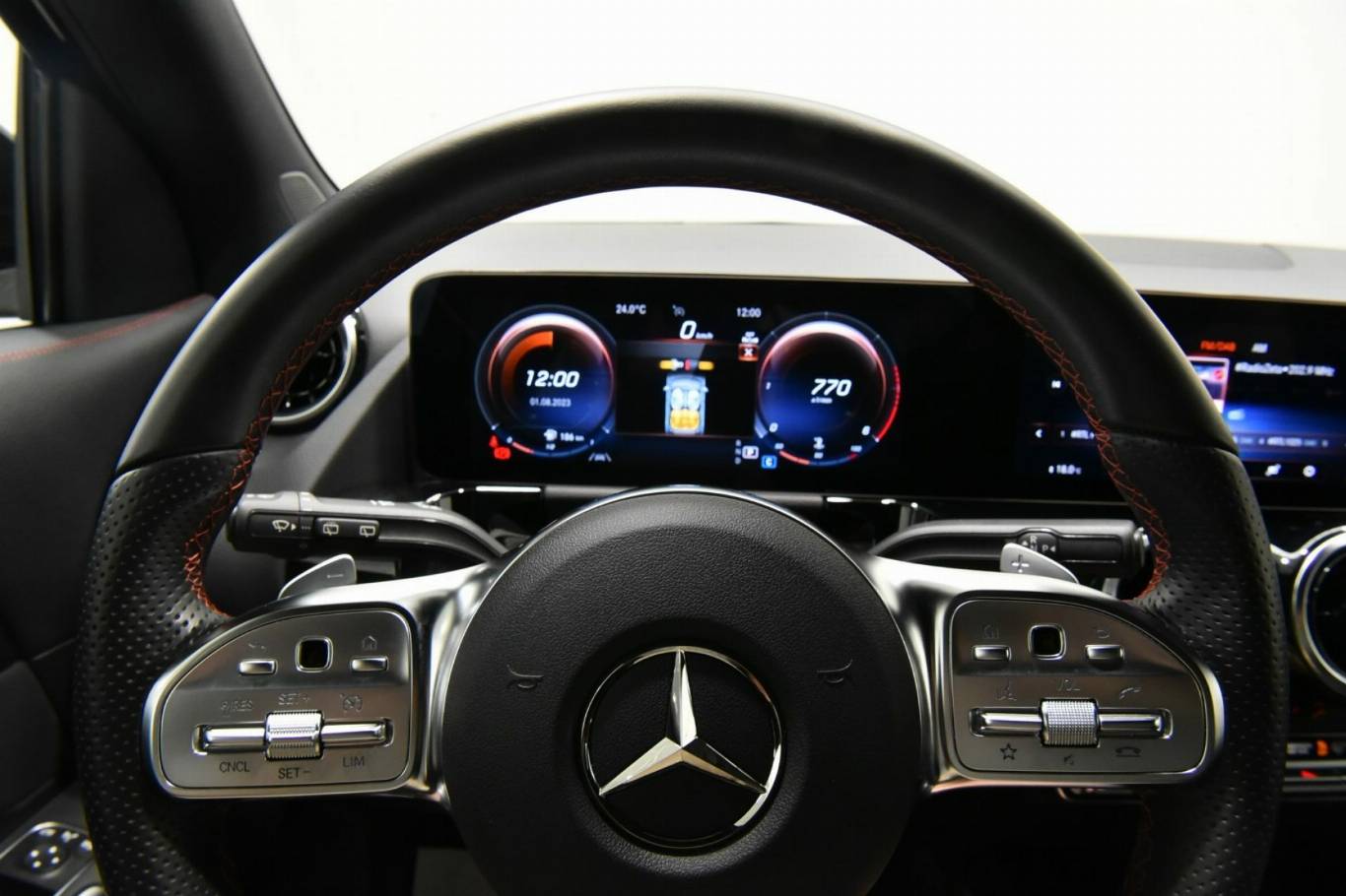 MERCEDES-BENZ GLA 200 14