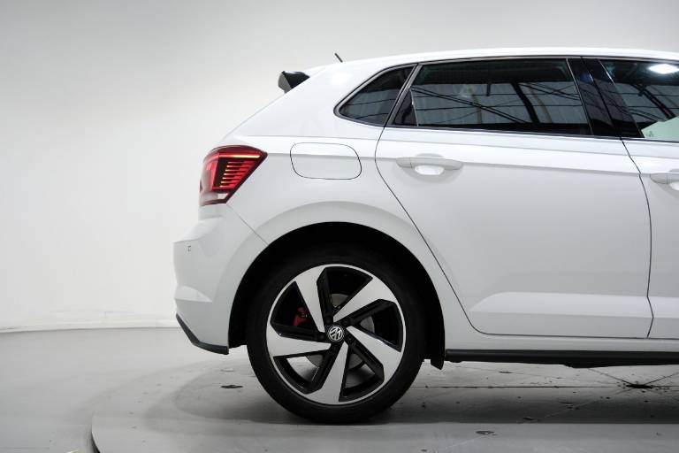 VOLKSWAGEN Polo GTI 41