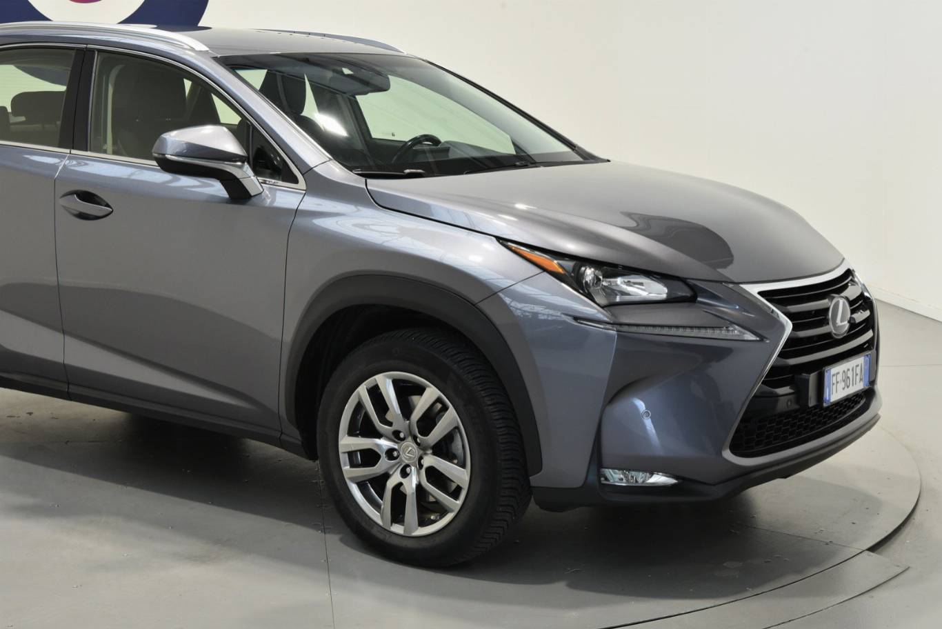 LEXUS NX 300h 16