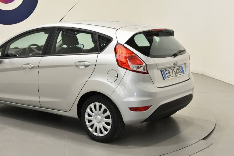 FORD Fiesta 18