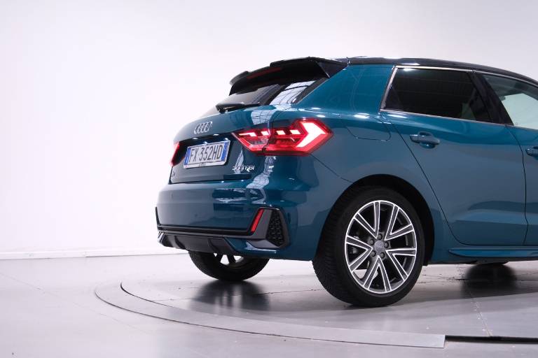 AUDI A1 54