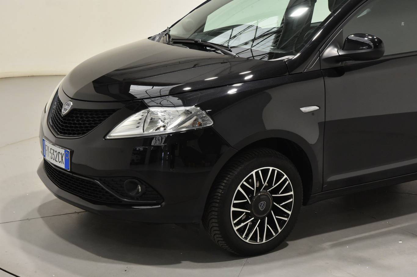 LANCIA Ypsilon 19