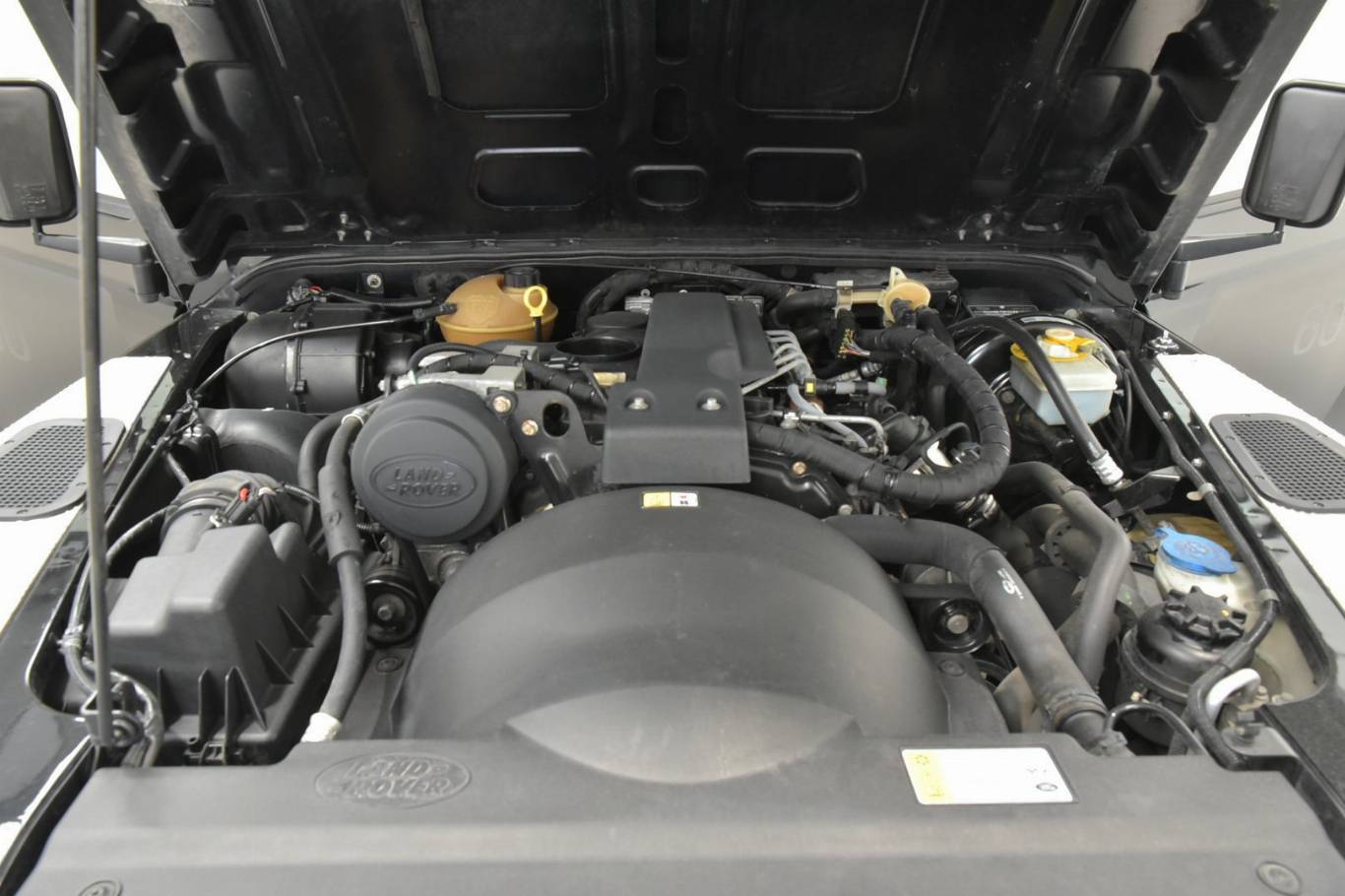 LAND ROVER Defender 12