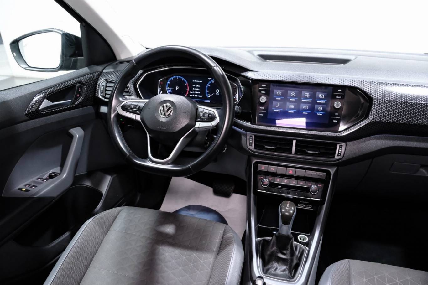 VOLKSWAGEN T-Cross 42