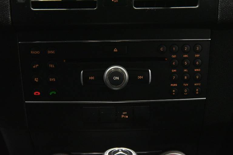 MERCEDES-BENZ GLK 220 11