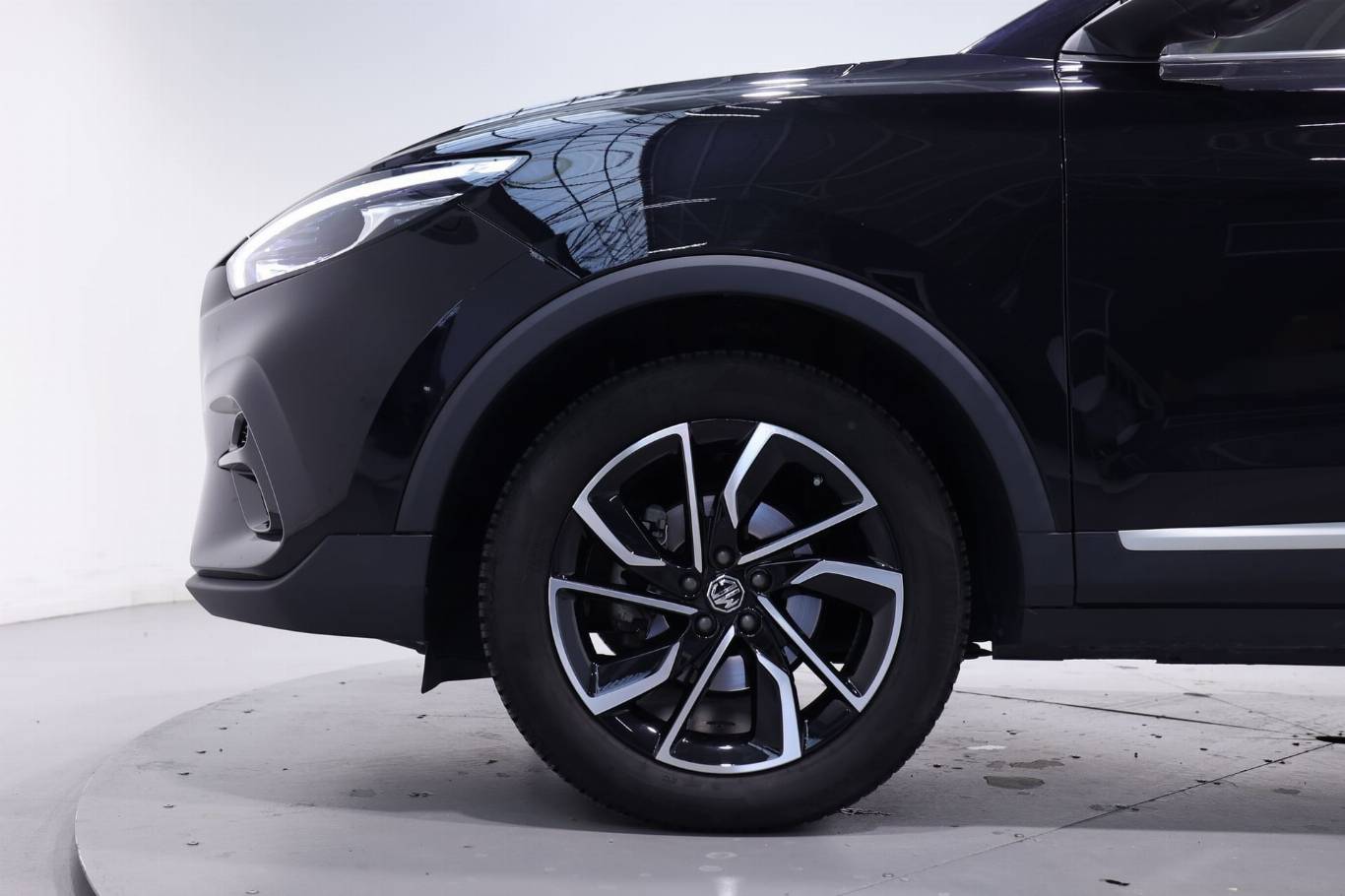 MG ZS 18