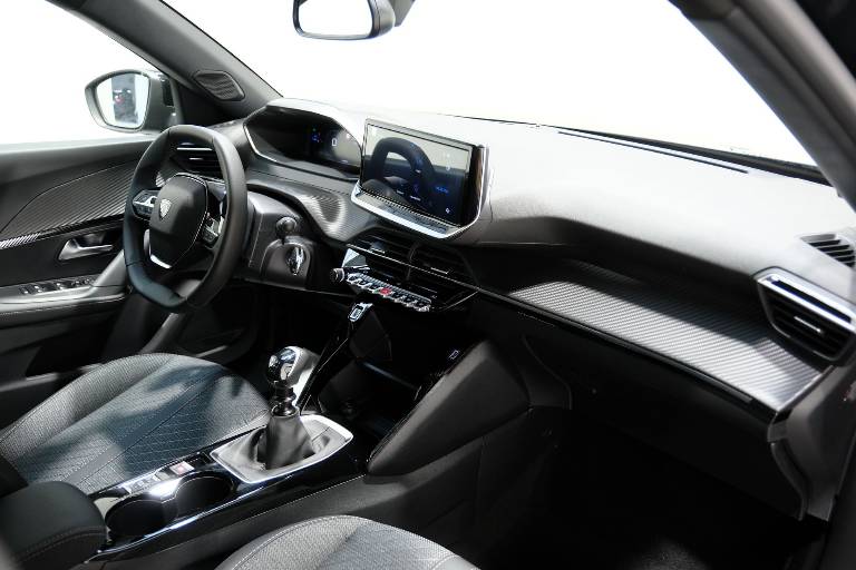 PEUGEOT 2008 48