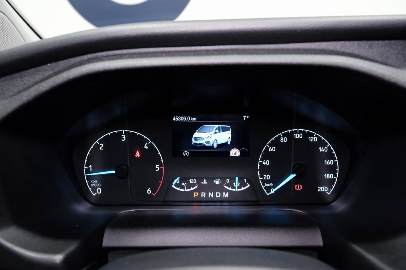 FORD Tourneo Custom 8