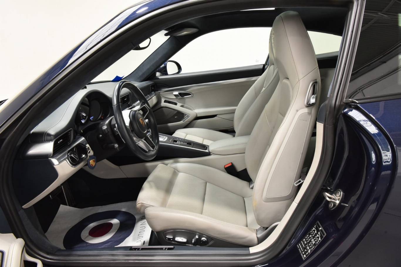 PORSCHE 911 4